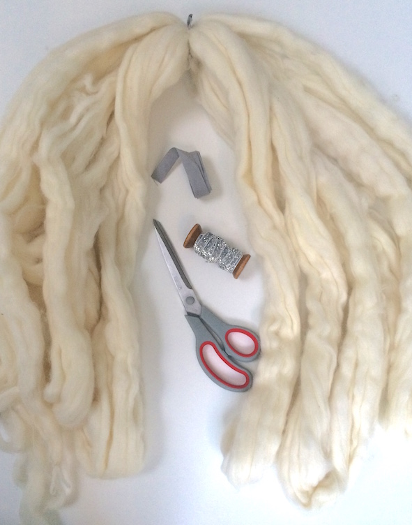 Come avere i capelli di Elsa Frozen DIY parrucca per bambina 1