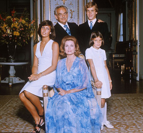 Storie di Mamme Grace Kelly  in famiglia con i figli grandi