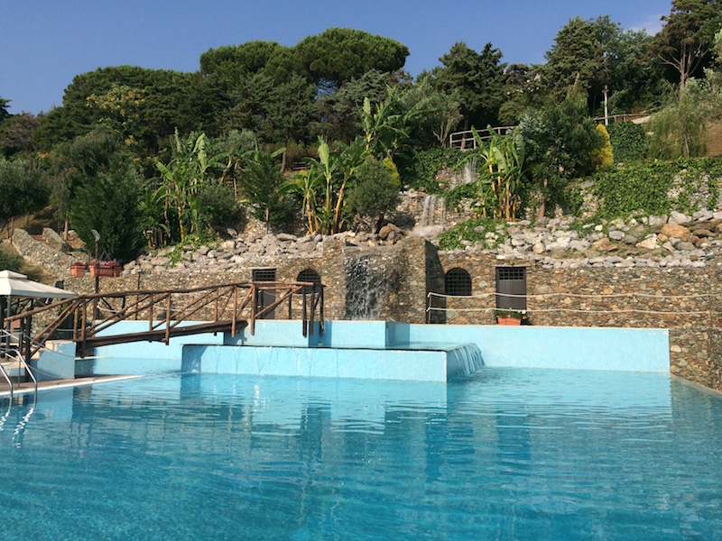Calabria mare e campagna family friendly Borgo della marinella piscina