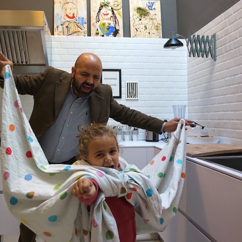 Come insegnare a stendere il bucato a marito e figli