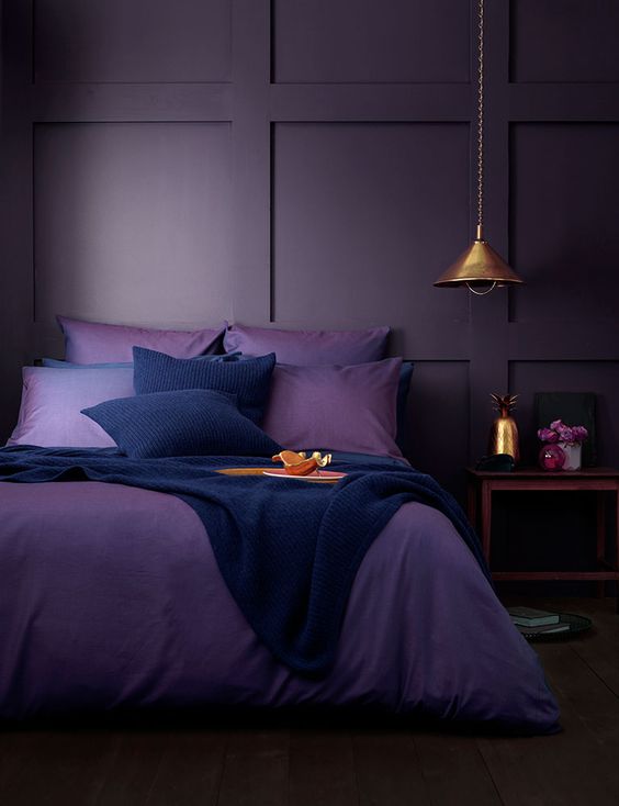 Pantone Ultra Violet per la casa camera da letto 2